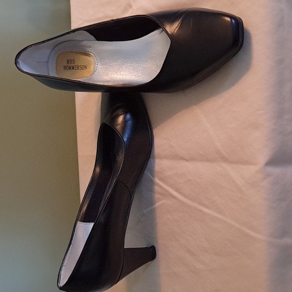 Ros Hommerson 6.5 Black leather heels - Picture 5 of 5